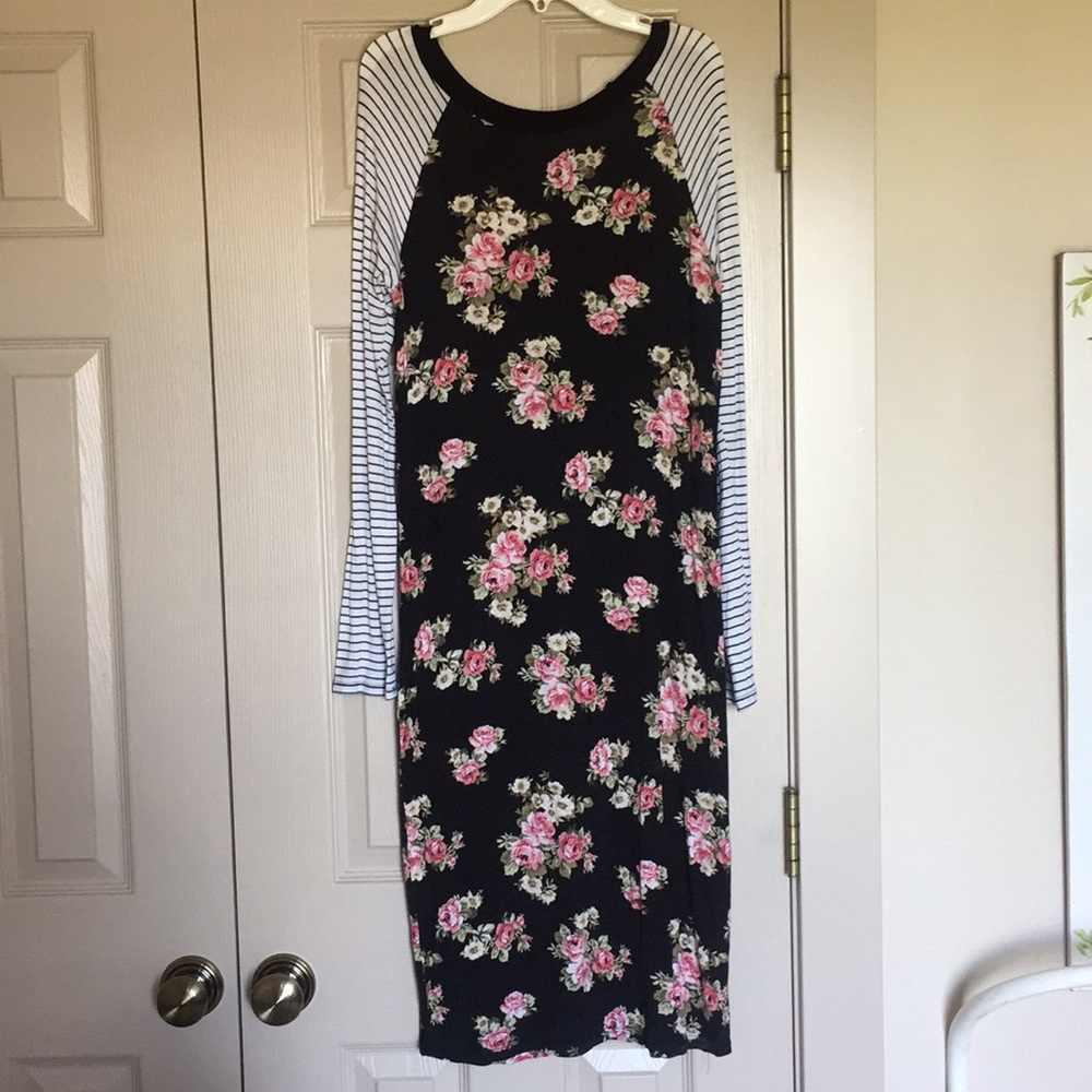 Small Sweet Claire long sleeve floral dress